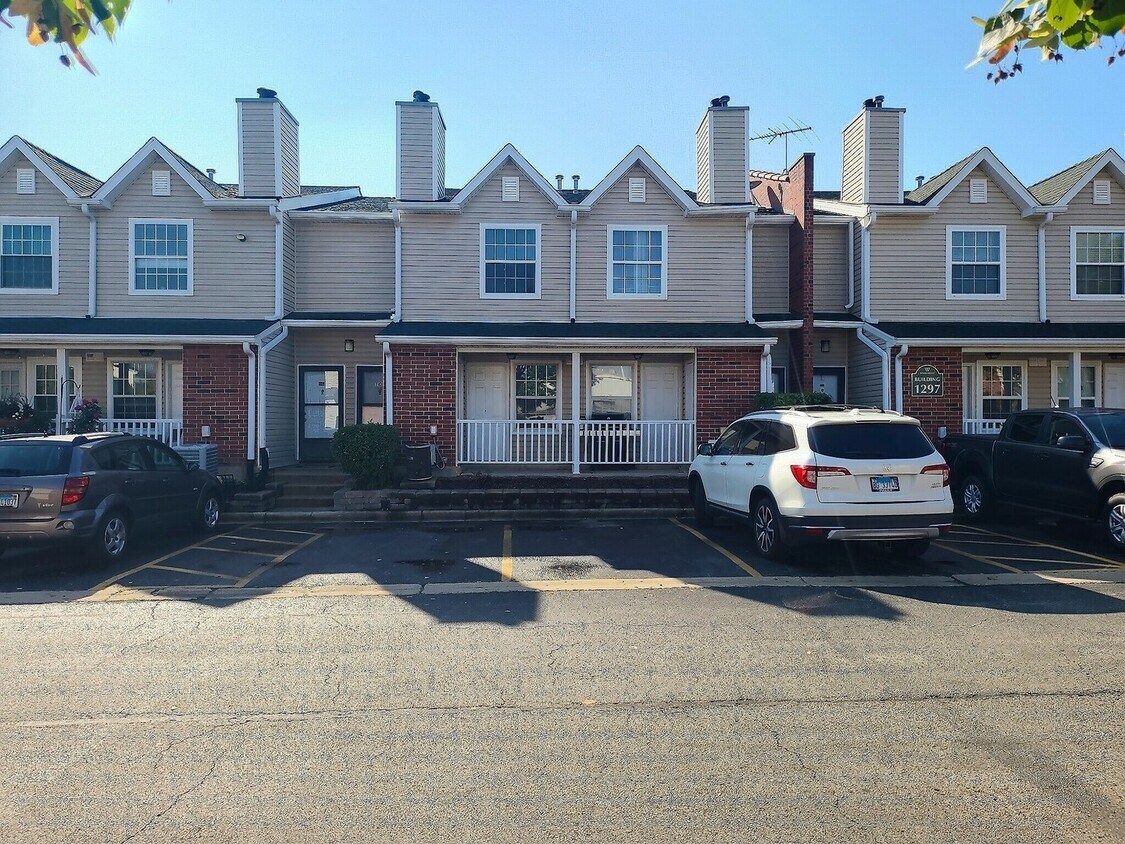 1297 Wyndham Dr Unit 106, Palatine, IL 60074 Condo for Rent in