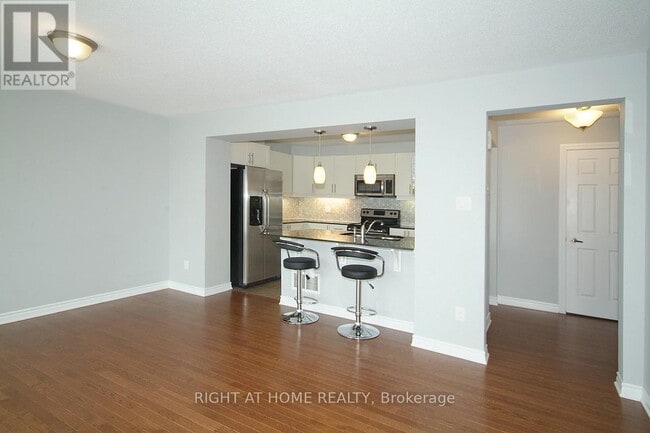 Building Photo - 193 Par-La-Ville Cir