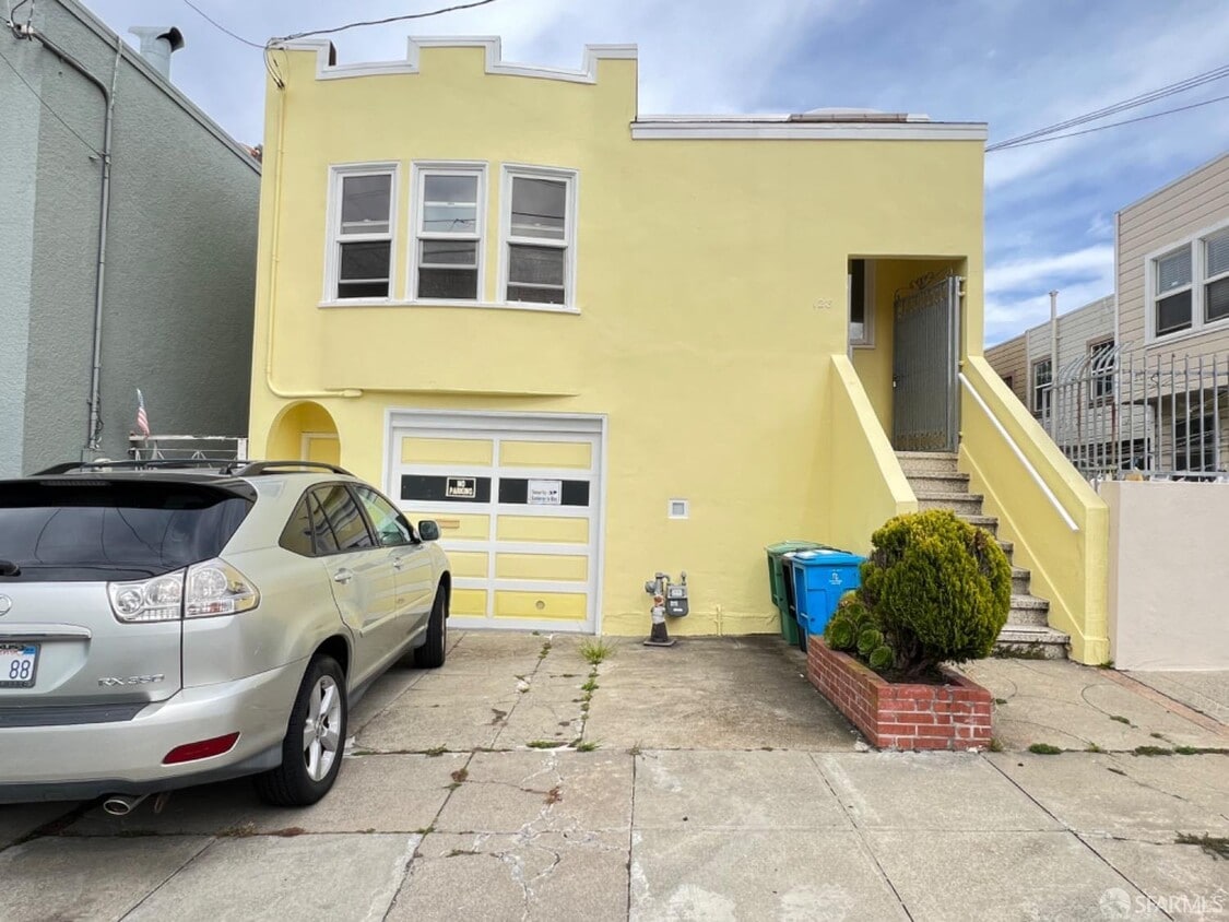 Primary Photo - 128 Rice St
