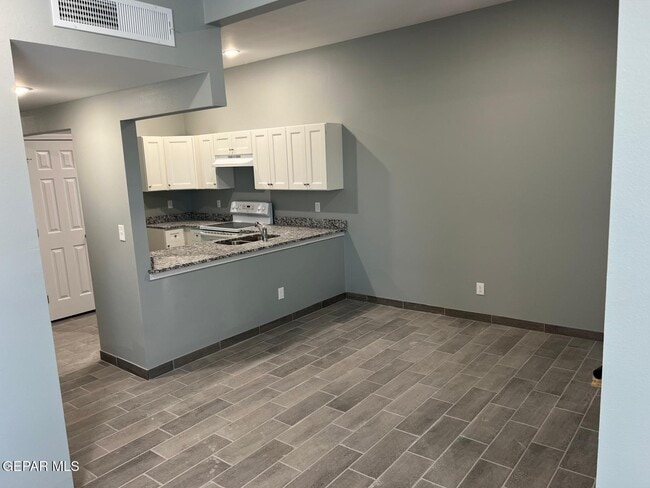 Building Photo - 13380 Soleen Rd