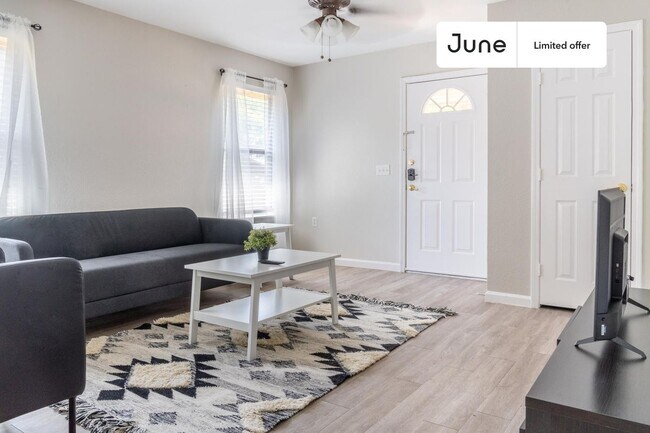 Building Photo - 5105 Spruce Cove