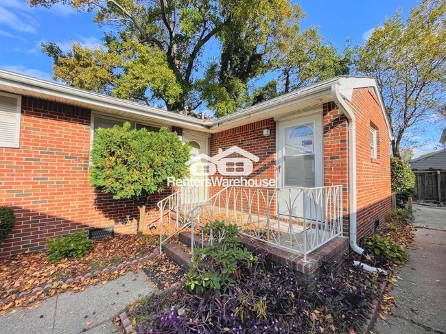 Building Photo - 138 Dupre Ave