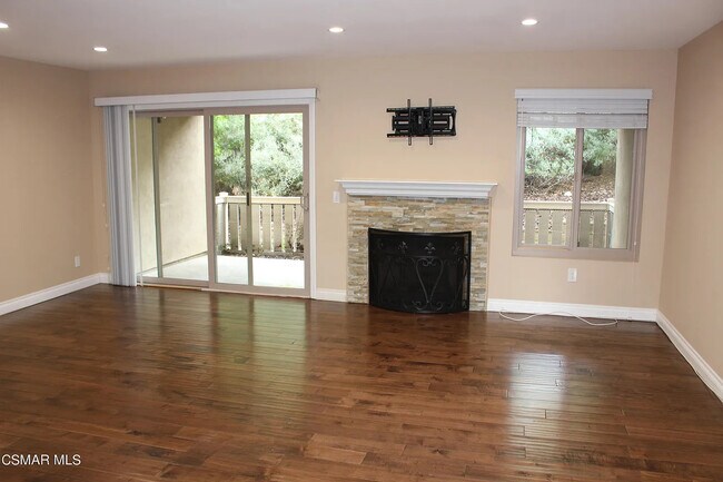 Foto del edificio - 248 Oak Leaf Dr