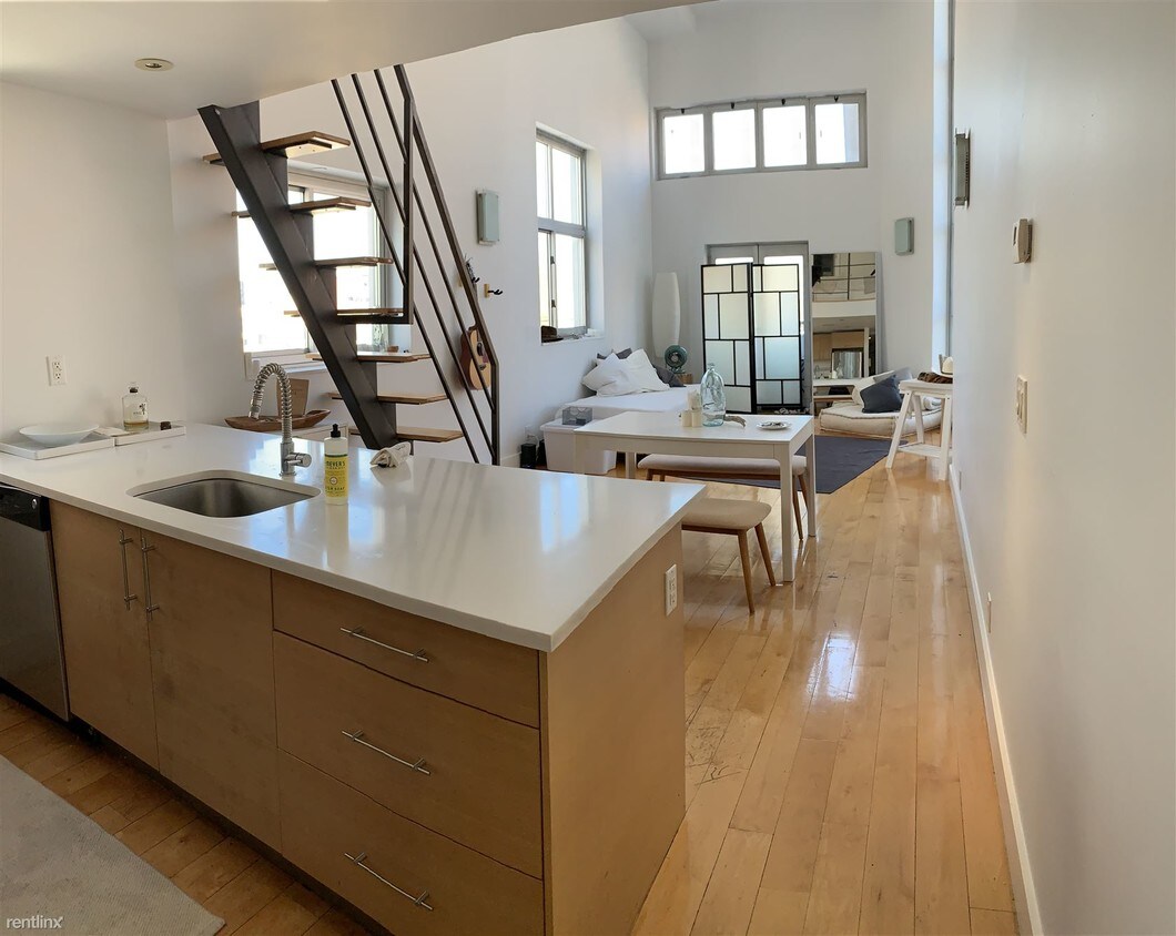 1 br, 2 bath - 96 Woodpoint Rd 3B - 1 br, 2 bath  - 96 Woodpoint Rd 3B