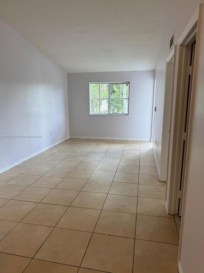 Foto del edificio - 1271 SE 29th St