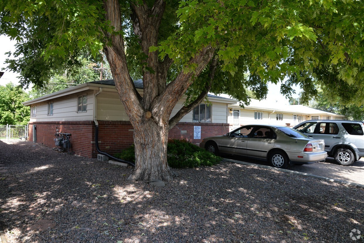 Building Photo - 7615-7645 W 61st Ave