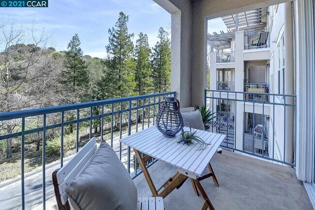 Foto del edificio - 1860 Tice Creek Dr