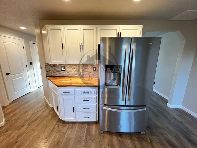 Building Photo - Charming Keizer Home-Coming First week of February