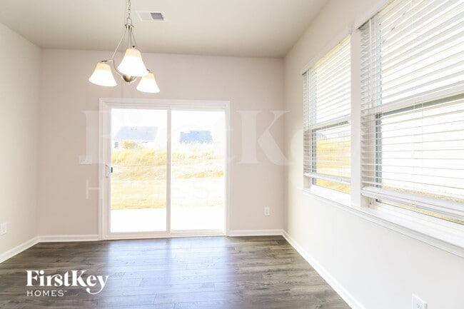 Foto del edificio - 618 Goldburn Wy