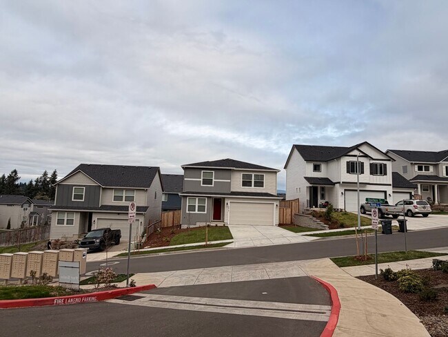 Foto del edificio - Brand New 4 Bedroom Home on Moon MTN!!