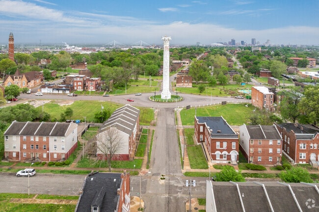 Aerial - College Hill Apartments