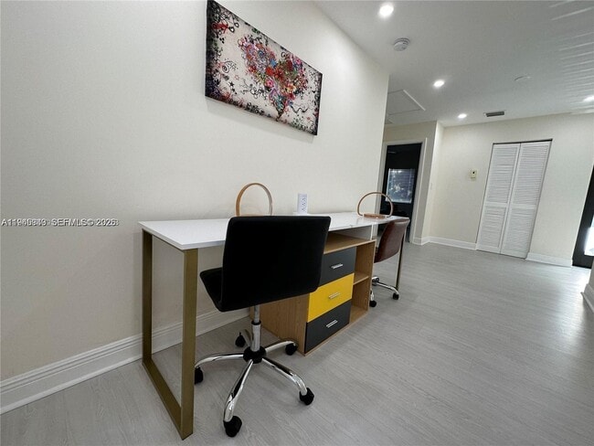 Foto del edificio - 875 NW 2nd St