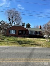 Building Photo - 118 Peach Orchard Rd