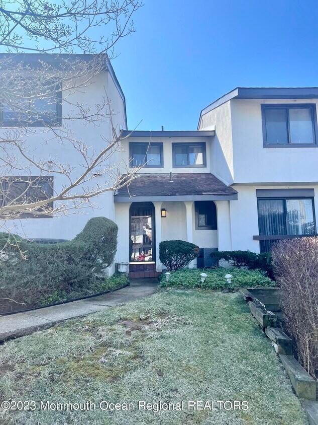 Foto principal - 102 Tower Hill Dr
