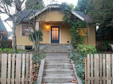Primary Photo - 6123 NE Garfield Ave