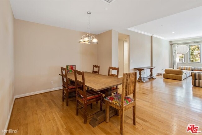 Building Photo - 2 br, 2.5 bath Condo - 143 N Arnaz Dr Apt 203