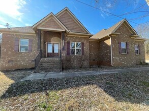 Building Photo - 3597 Thompson Rd