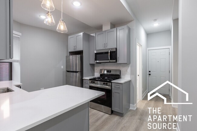 Building Photo - 438 W Belden Ave