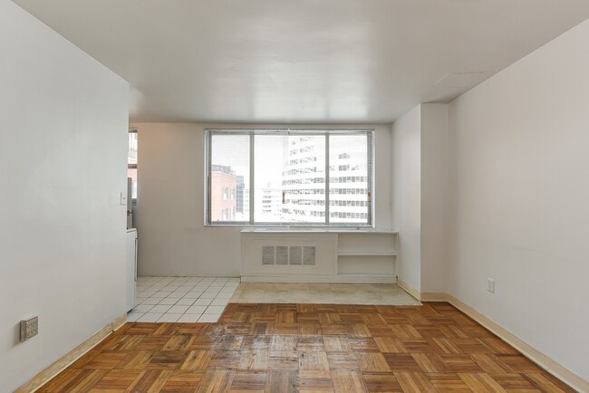 Photo - Charming & Bright Junior One Bedroom at River Place North Apartment