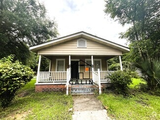 Building Photo - 204 Sugden St