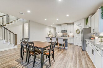 Building Photo - 9239 Brunel Ln