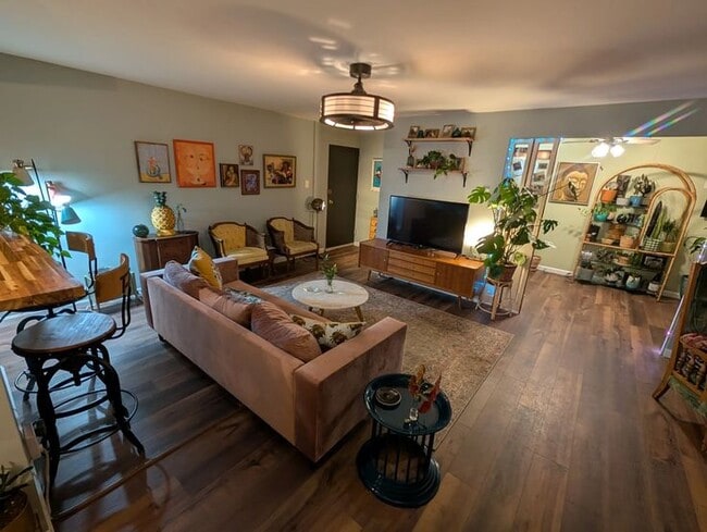 Building Photo - 12709 Gordon Blvd