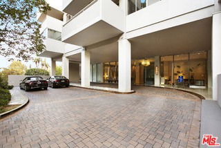 Building Photo - 865 Comstock Ave