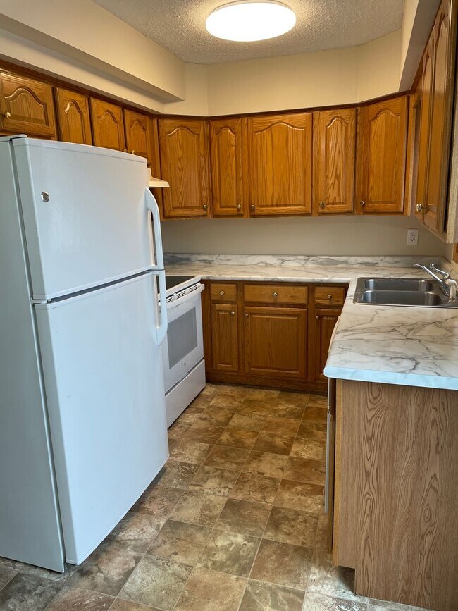 Foto del edificio - 2 Bedroom, 1 Bath Townhouse in LeClaire, IA