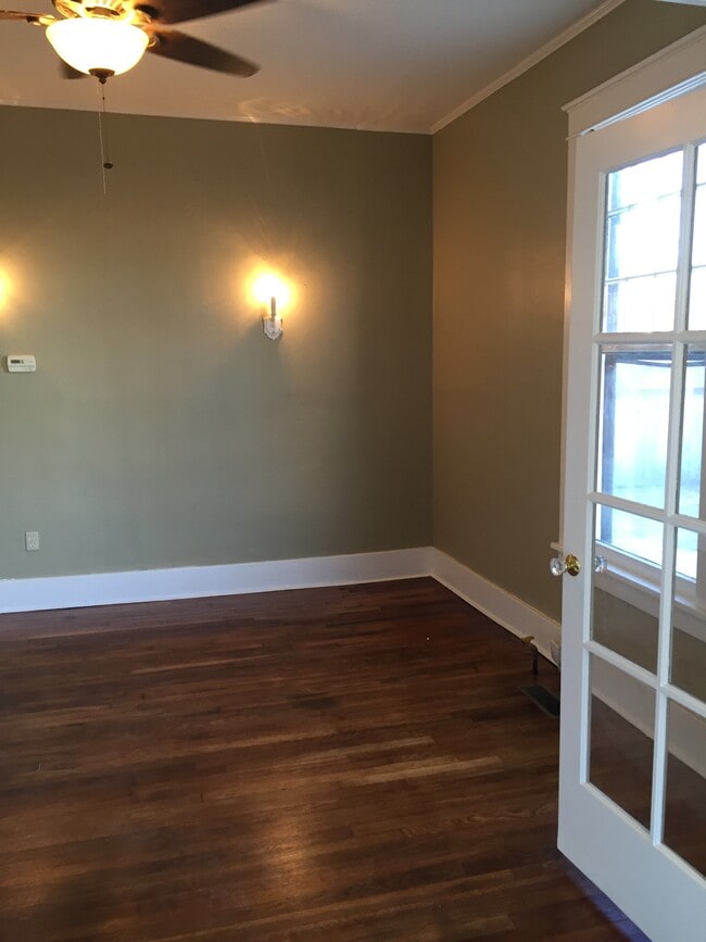 Living room w/French Doors - 1004 Scott St