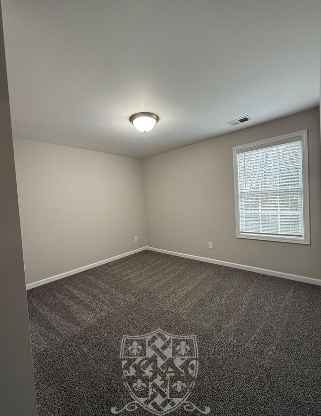 Building Photo - 730 Pippin Dr