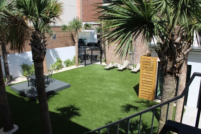 Foto del edificio - First month free ~ 1 bed / 1 bath on King Street