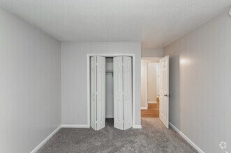 2BR, 2BA - 900 SF - Vetra 5480