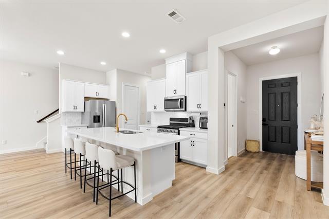 Building Photo - 8305 Oxalis Ln