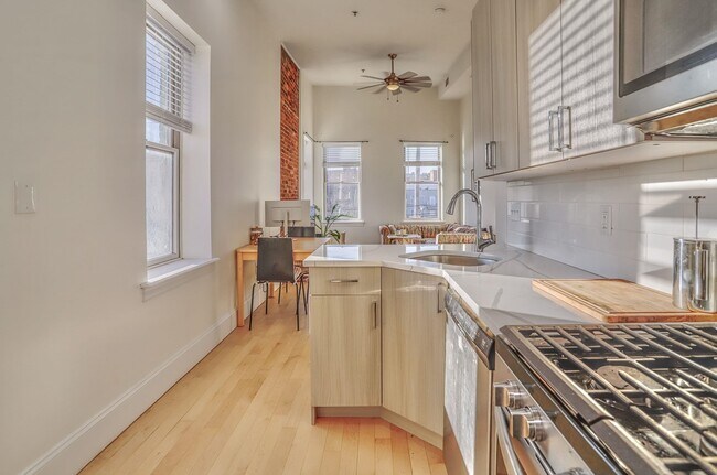 Foto del edificio - 301 Madison St