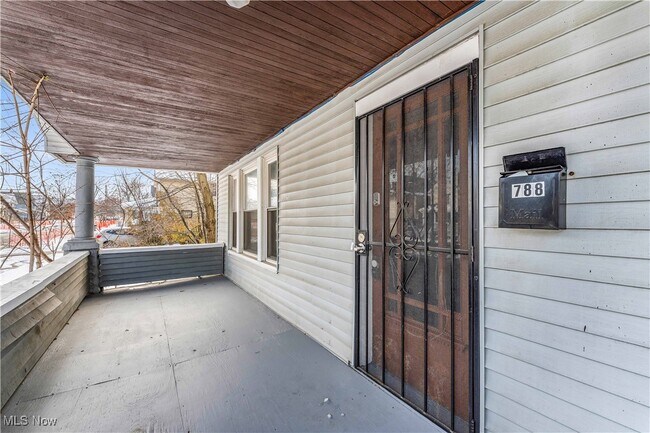 Foto del edificio - 788 E 156th St