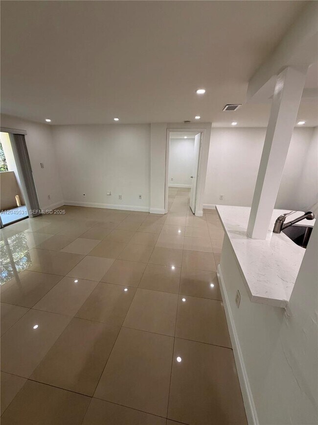 Foto del edificio - 2201 Brickell Ave