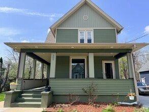 Building Photo - 202 Perry St