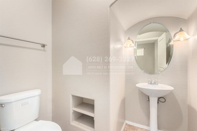 Building Photo - 4 br, 2.5 bath House - 313 S Aaron -