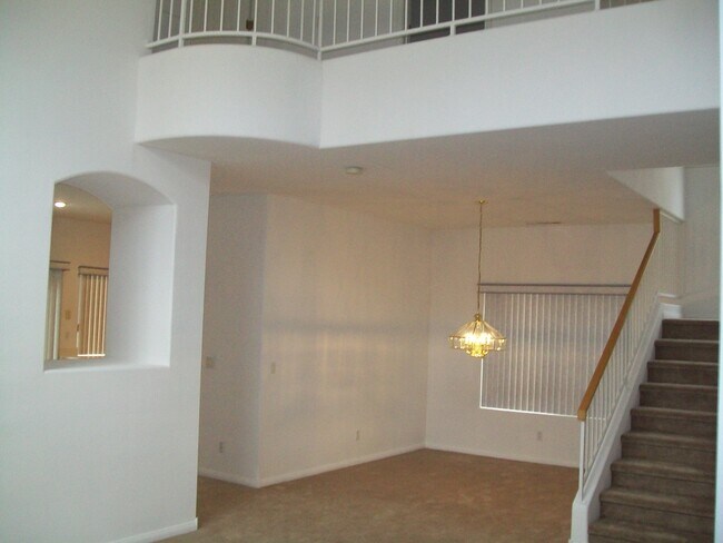 Building Photo - 8573 Ebony Hills Way