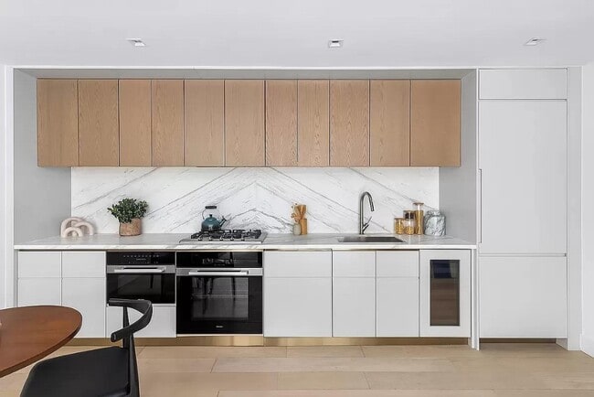 Building Photo - 208 Delancey St