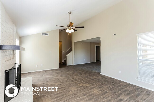 Building Photo - 817 Barcelona Cir