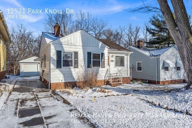 Building Photo - 12521 Park Knoll Dr
