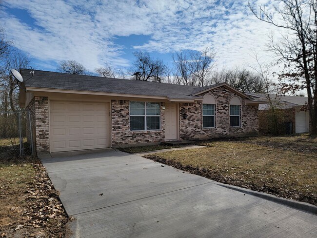 Foto del edificio - 1200 Kennie Dr