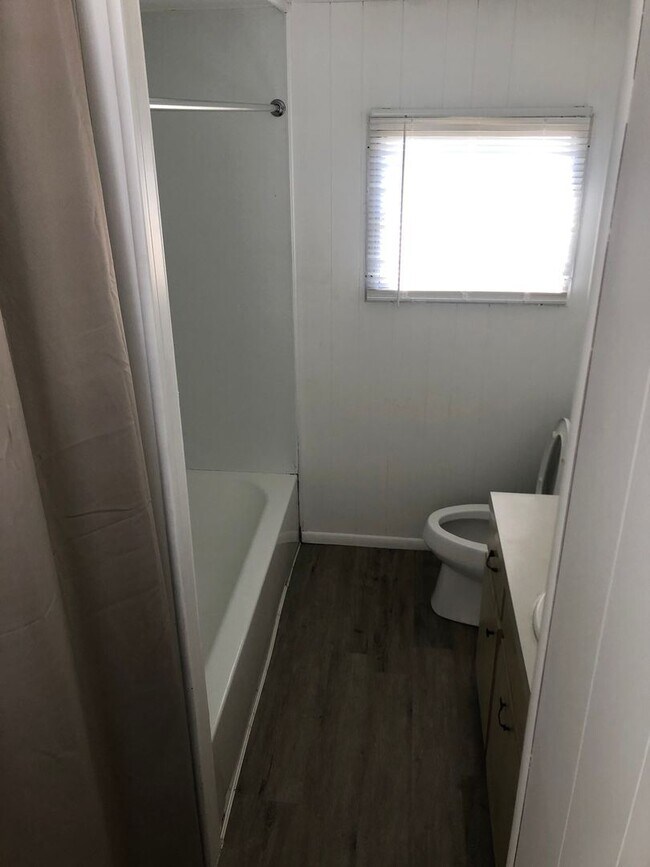 Foto del edificio - 2 br, 1 bath House - 1112 50th Ave W
