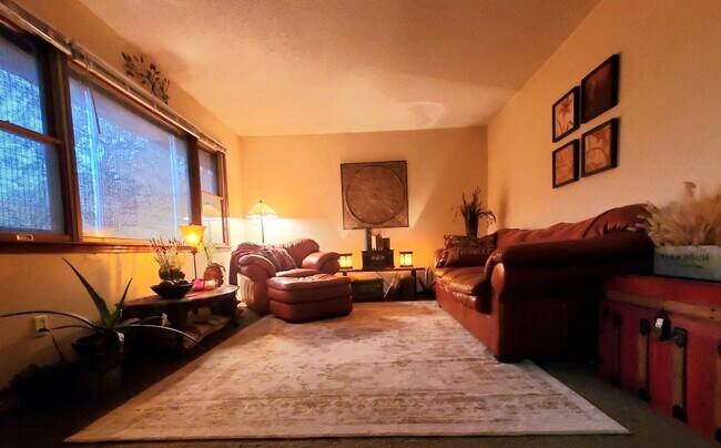 Foto del edificio - Adrian/Navarre Duplexes