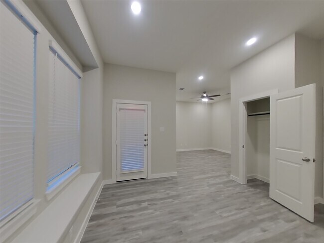 Building Photo - 22710 Terrazzo Dr