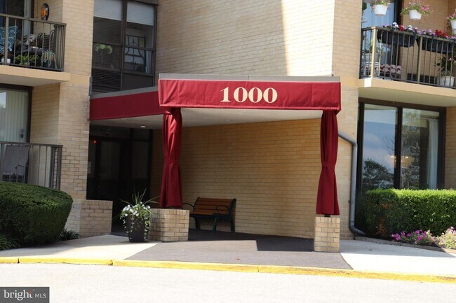Foto del edificio - 666 W Germantown Pike