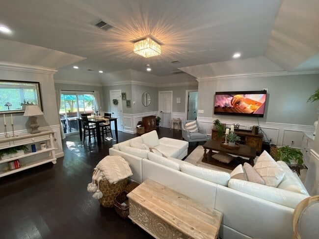 Foto del edificio - 34 Drinkwater Ave