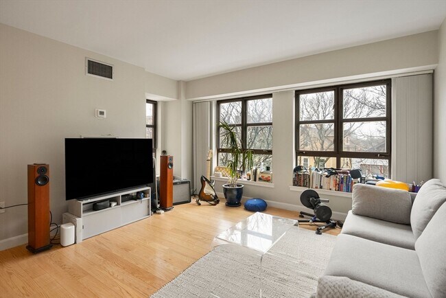 Foto del edificio - 931 Massachusetts Ave