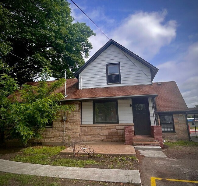The Birch (Douglas Terrace) Apartments in Des Moines, IA